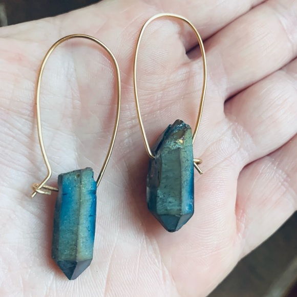 ✨NWT ✨18K Gold & Black Pointed Quartz Geometric Rainbow Hoops, Minimal Earrings - Picture 4 of 6